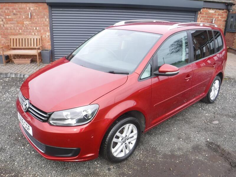 VOLKSWAGEN TOURAN