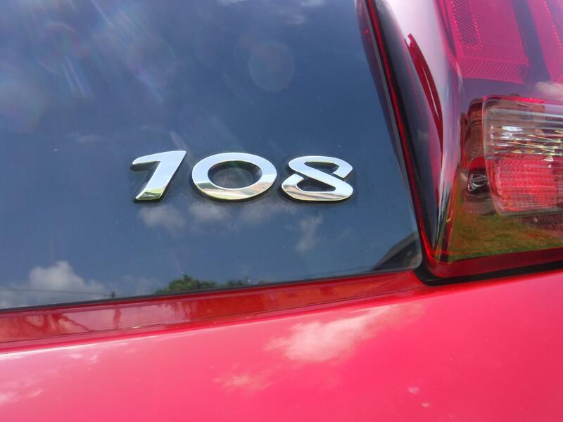 PEUGEOT 108
