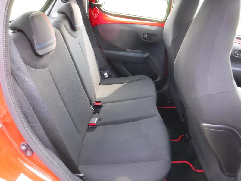 PEUGEOT 108