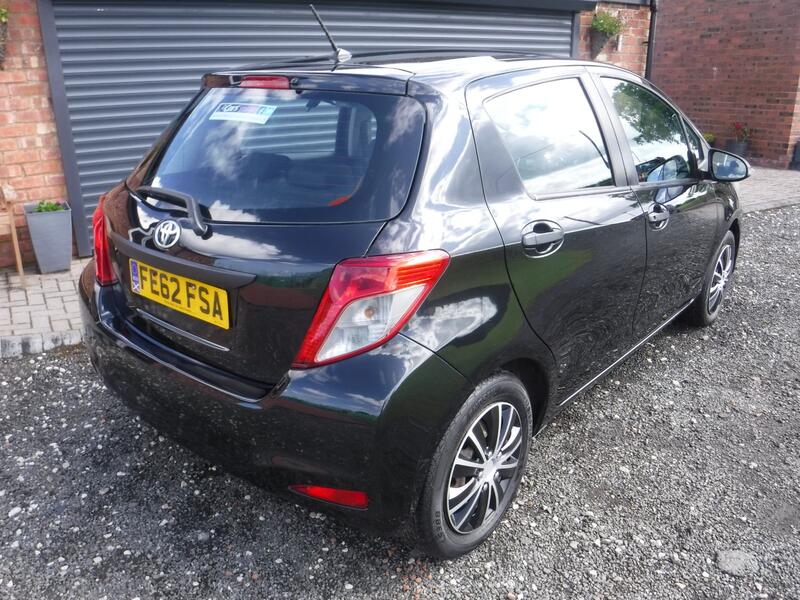 TOYOTA YARIS