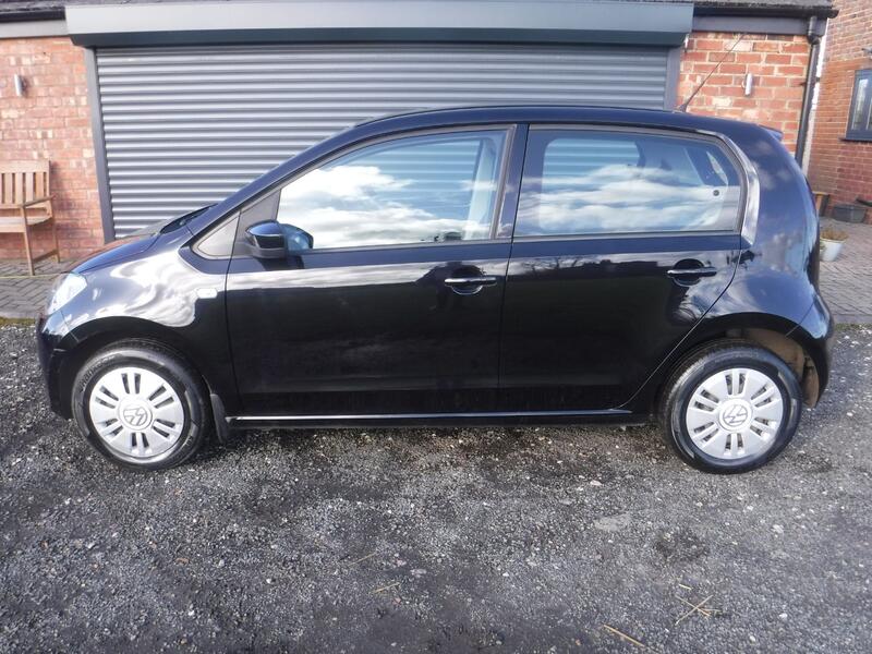 VOLKSWAGEN UP