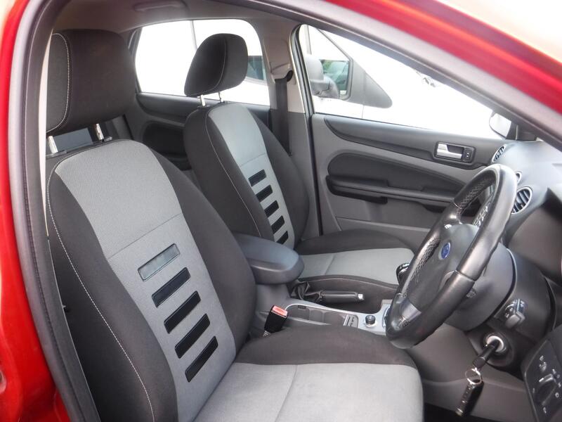 FORD FOCUS