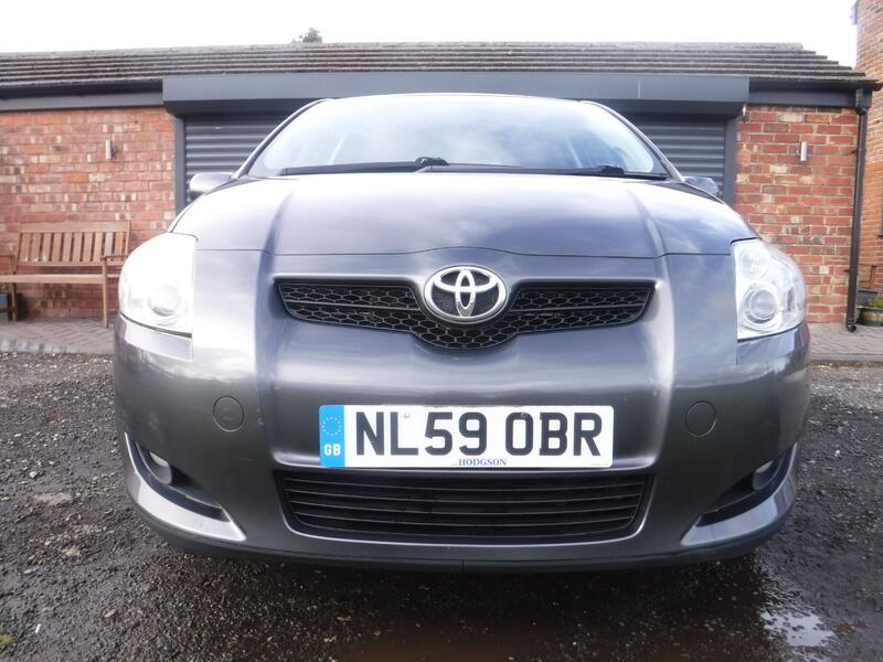 TOYOTA AURIS
