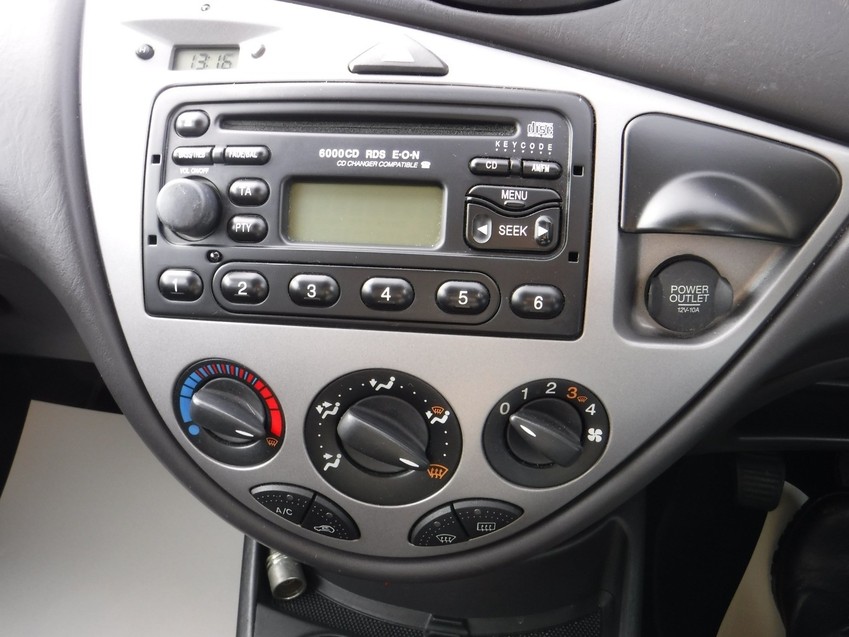 FORD FOCUS