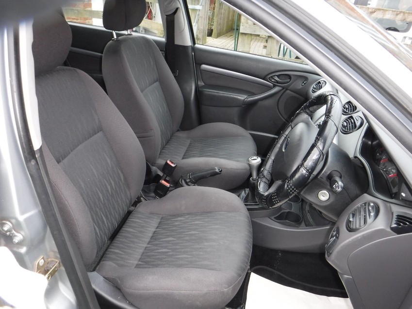FORD FOCUS