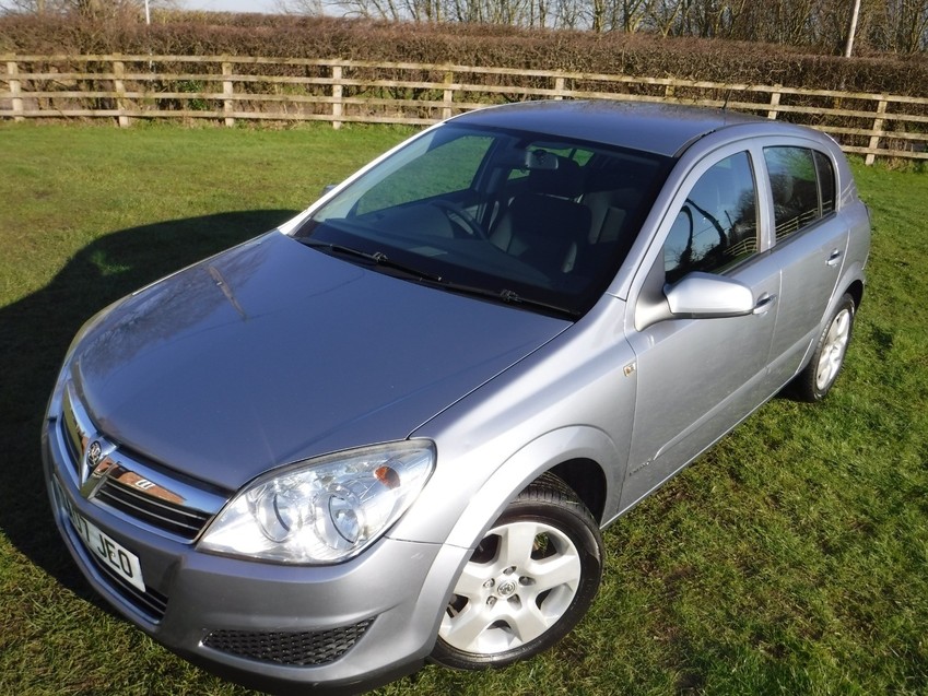 VAUXHALL ASTRA