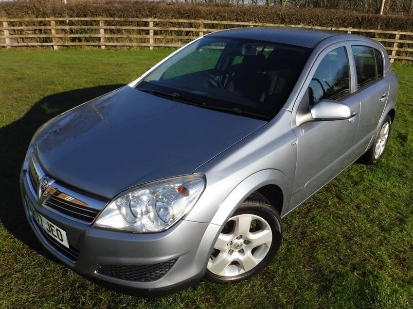 VAUXHALL ASTRA