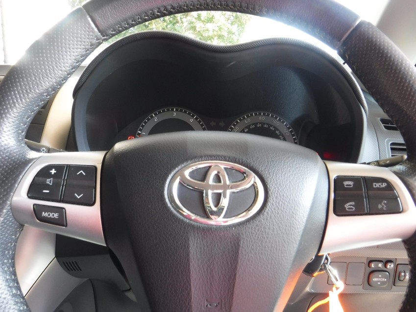 TOYOTA AURIS