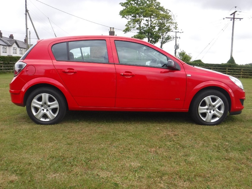 VAUXHALL ASTRA