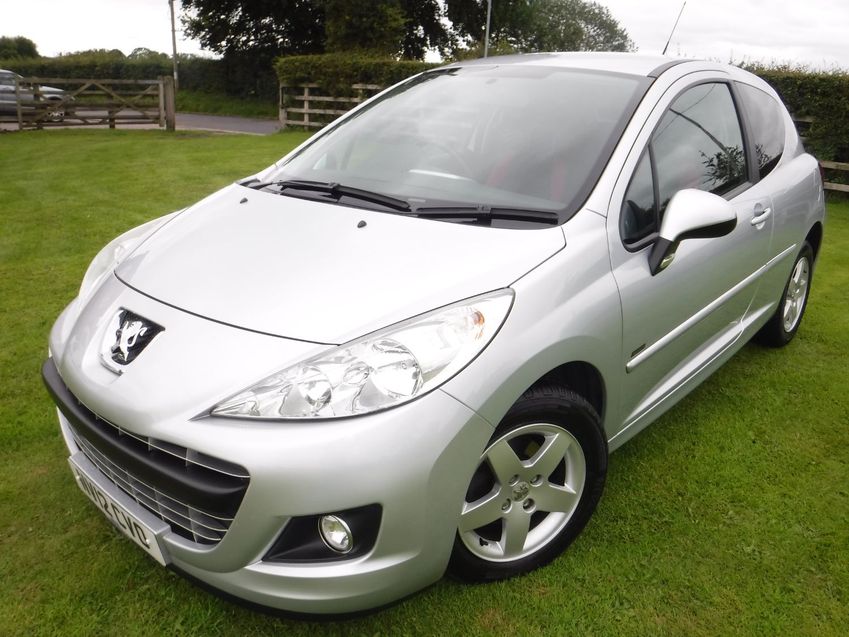 PEUGEOT 207