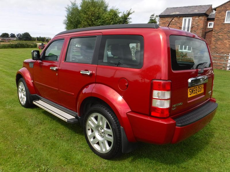 DODGE NITRO