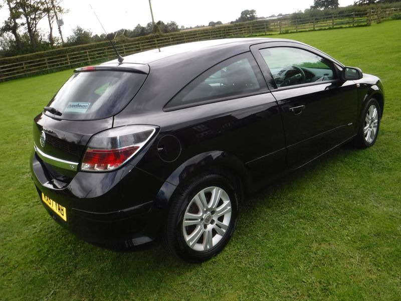 VAUXHALL ASTRA