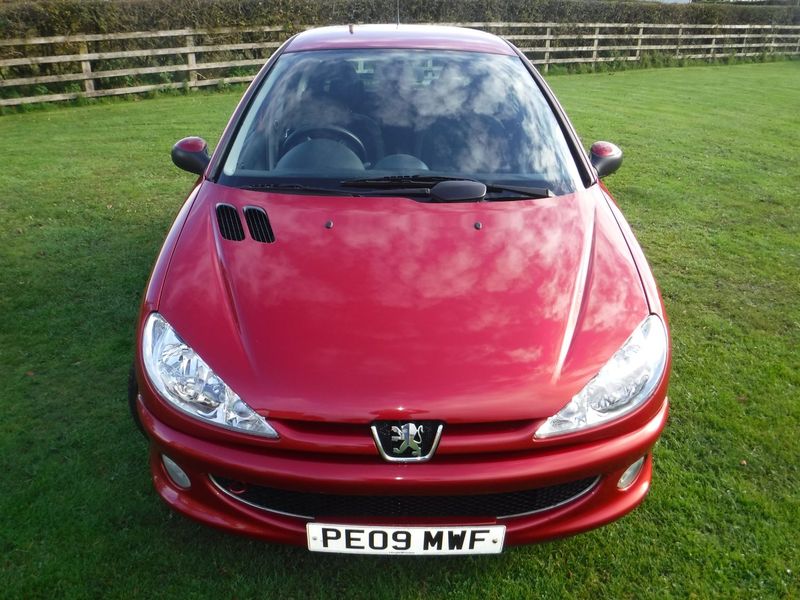 PEUGEOT 206