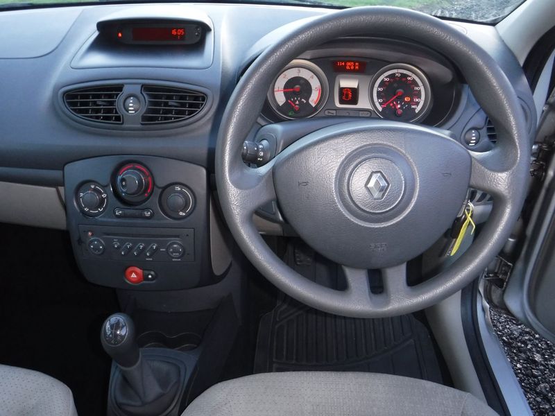 RENAULT CLIO