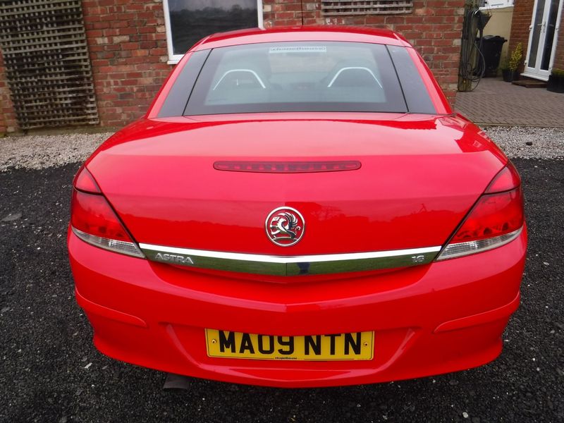 VAUXHALL ASTRA