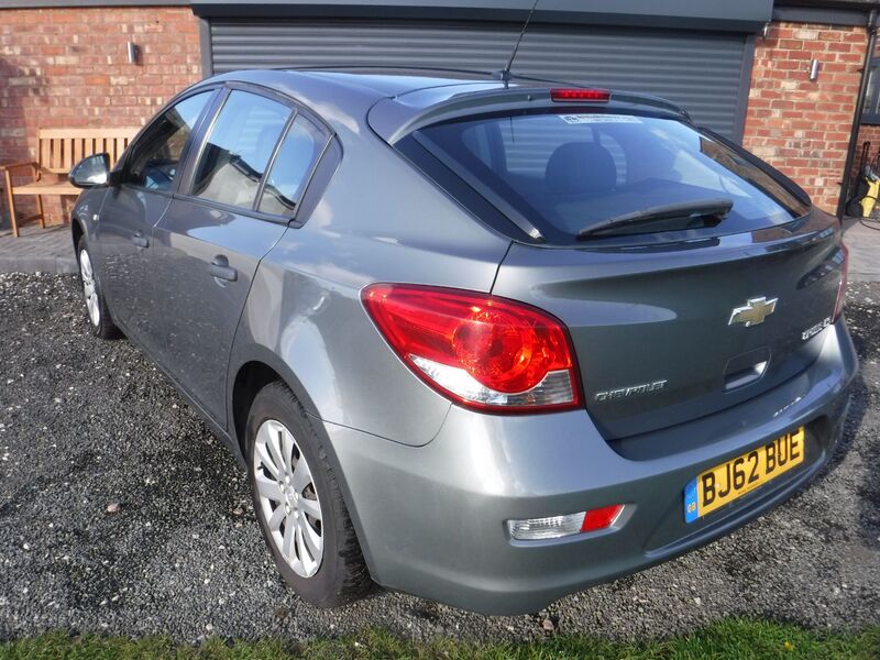 CHEVROLET CRUZE